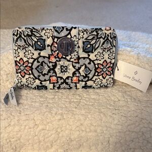 *NEW* Vera Bradley RFID Turnlock Wallet
